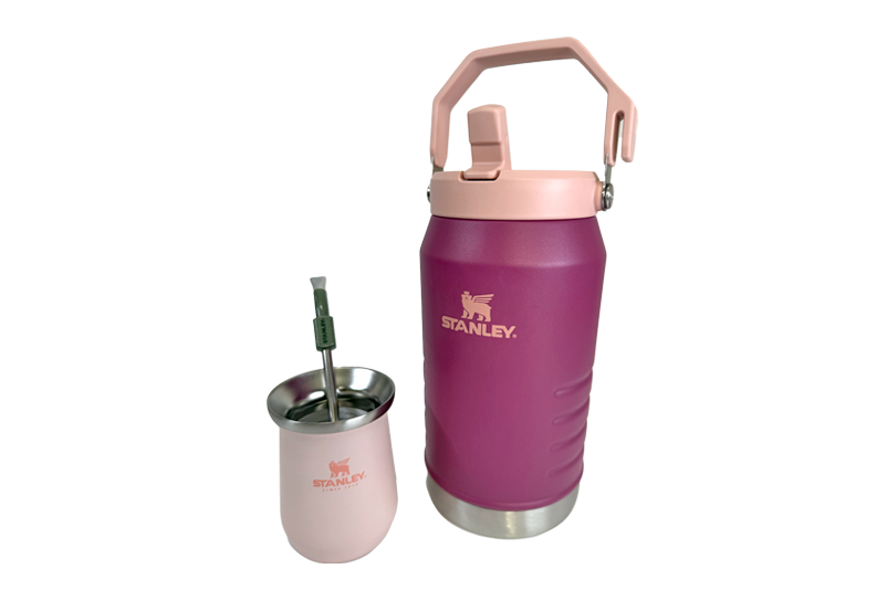 Combo Stanley para amantes del mate y de las aventuras en campo | IceFlow Flip Straw Jug 1.4L + Bombilla de precisión para Mate + Mate Mug 236ml