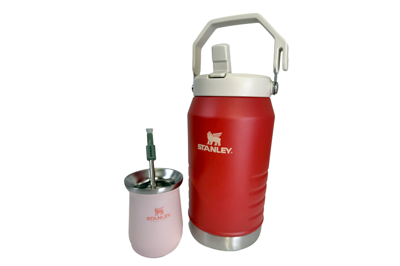 Combo Stanley para amantes del mate y de las aventuras en campo | IceFlow Flip Straw Jug 1.4L + Bombilla de precisión para Mate + Mate Mug 236ml