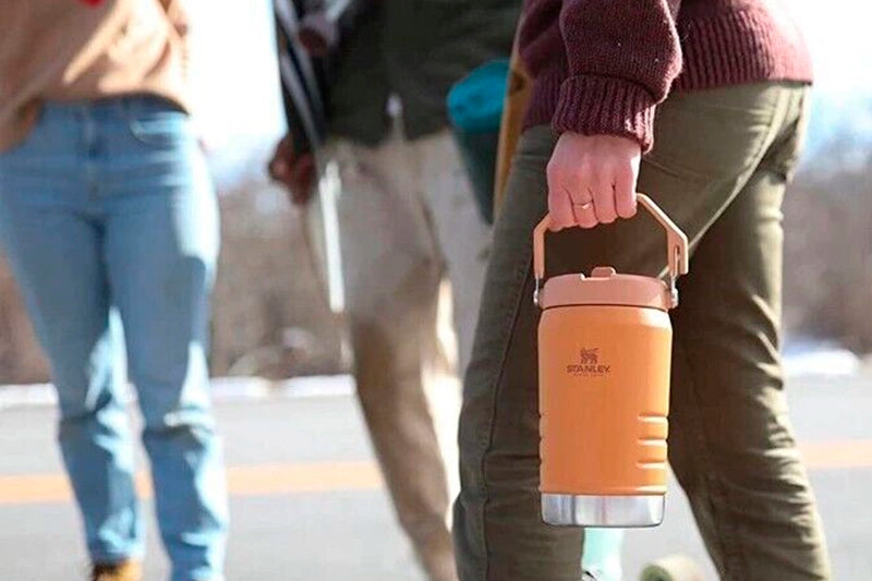 Stanley IceFlow Flip Straw 1.9L | Botella Térmica con Popote